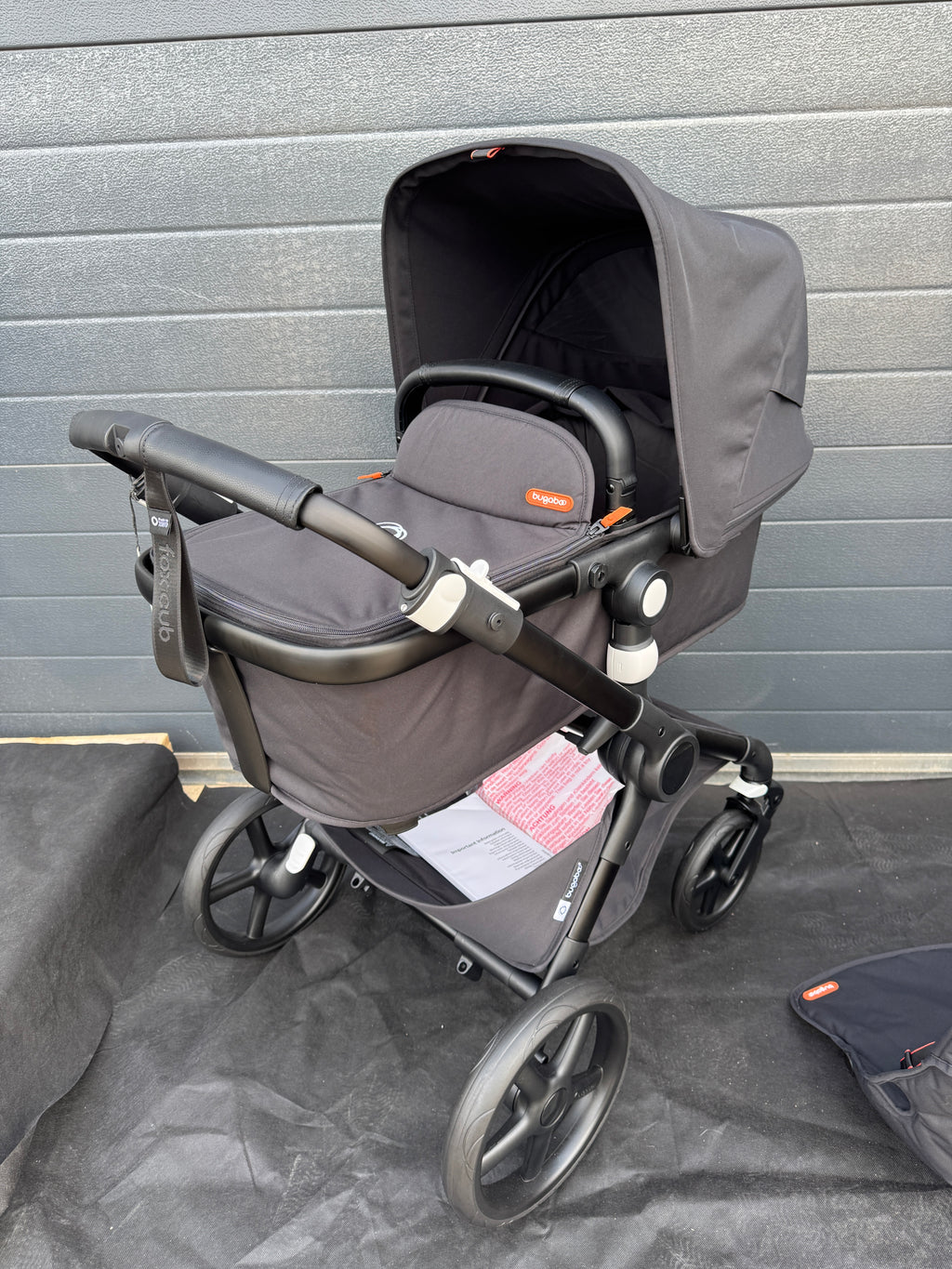 Bugaboo Fox Cub certified refurbished — folded | Buggy Pitstop