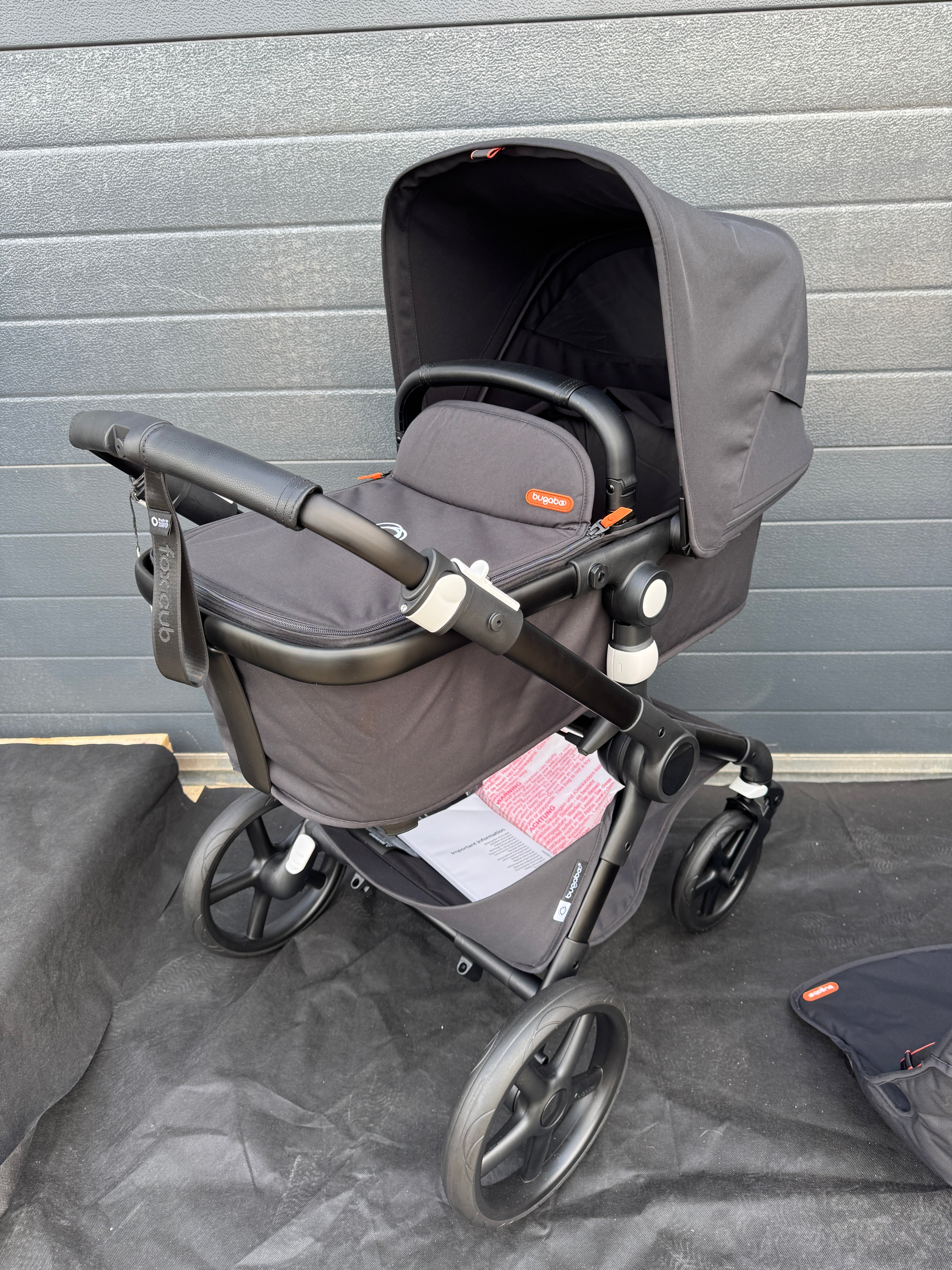 Bugaboo Fox Cub certified refurbished — folded | Buggy Pitstop